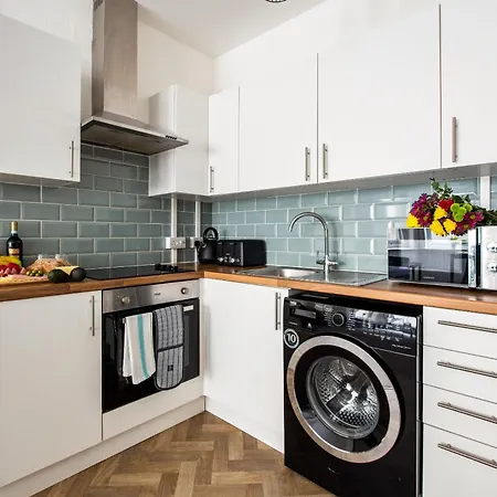 The Sant Bank, Central, Parking, Contractors Friendly, 1 Bed, Sleep Up To 4, Modern, Near Beach-3